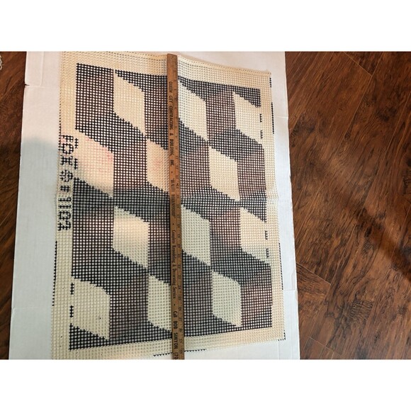 Fox yarn Co. latch hook rug kit - Picture 5 of 8